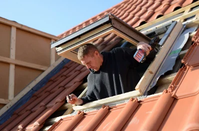 Pose de fenêtres de toit Velux aux Mayons